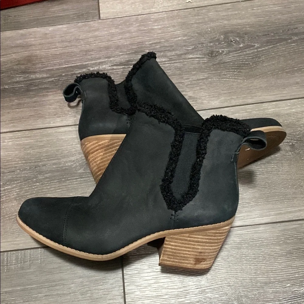 NWOT! Toms Black Ankle Boots with Elastic Panels and Stacked Heel